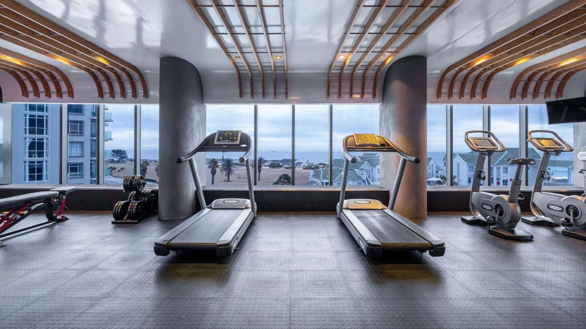 Radisson Blu Hotel, Port Elizabeth Luaran gambar The gym at the 1018